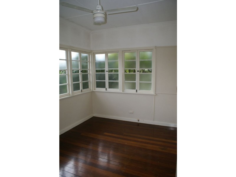 106 Woodend Road, Woodend QLD 4305