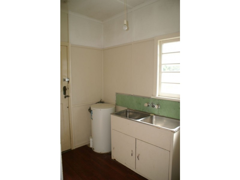 106 Woodend Road, Woodend QLD 4305