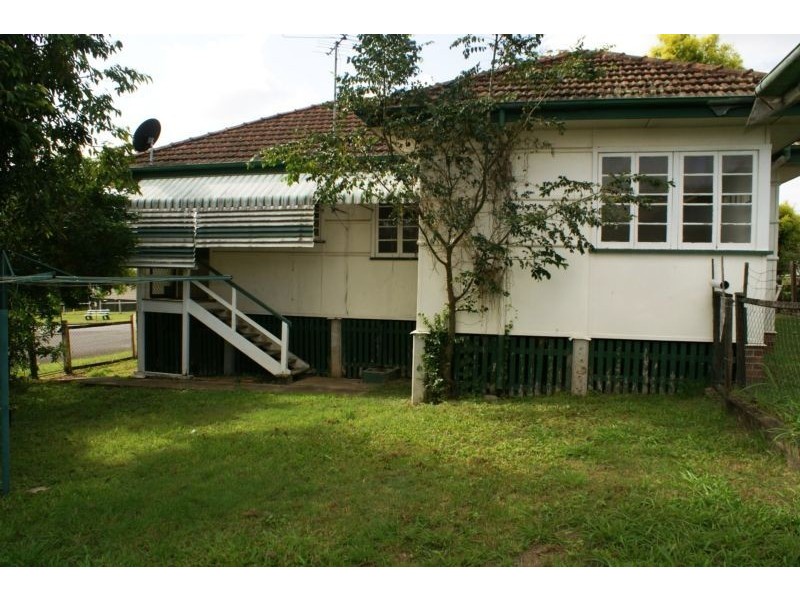 106 Woodend Road, Woodend QLD 4305