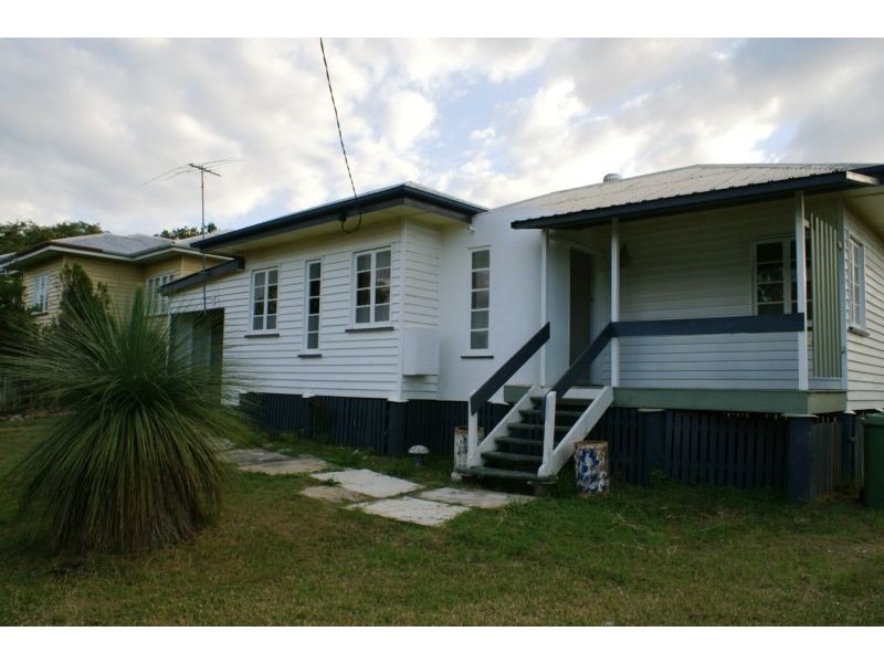 17 Peace Street, Lowood QLD 4311