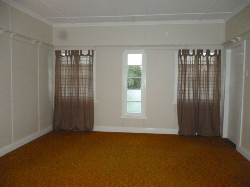 17 Peace Street, Lowood QLD 4311