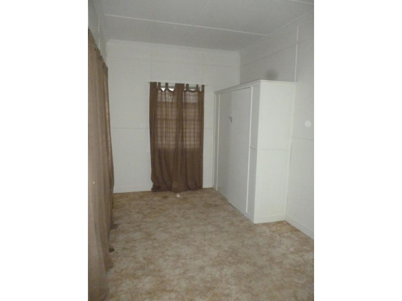 17 Peace Street, Lowood QLD 4311