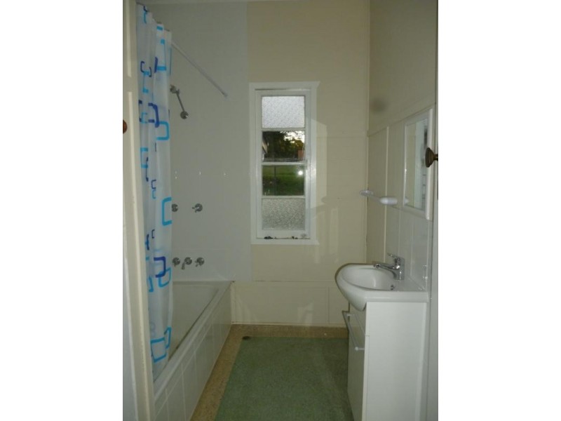 17 Peace Street, Lowood QLD 4311