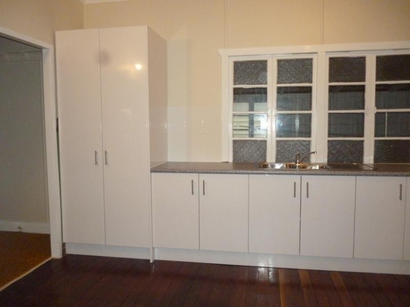 17 Peace Street, Lowood QLD 4311