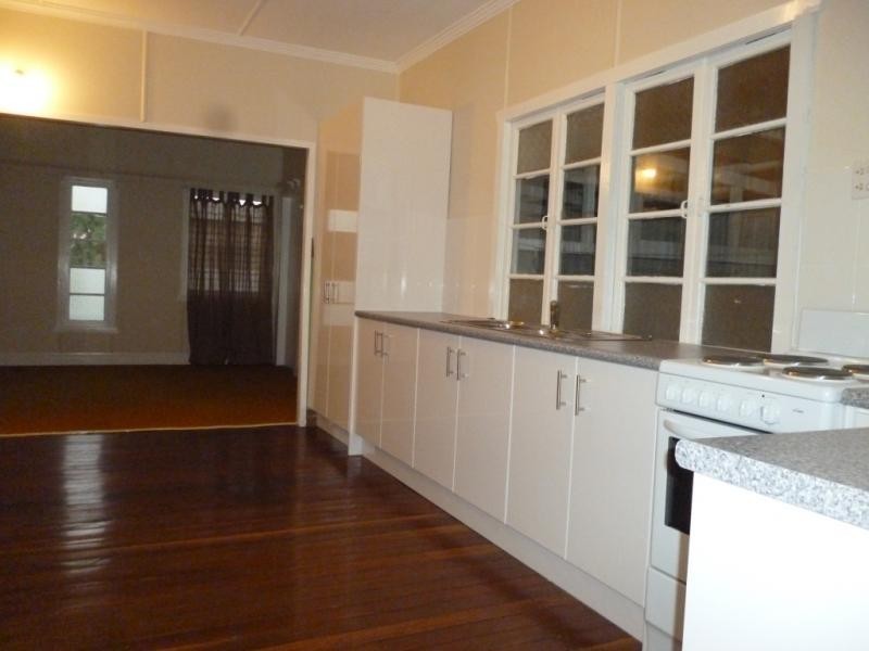 17 Peace Street, Lowood QLD 4311