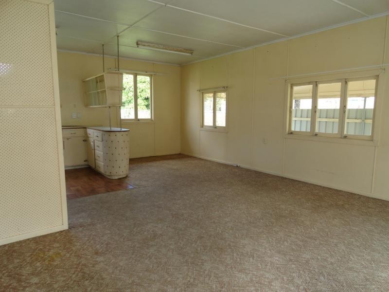 7 Edgar Street, Eastern Heights QLD 4305