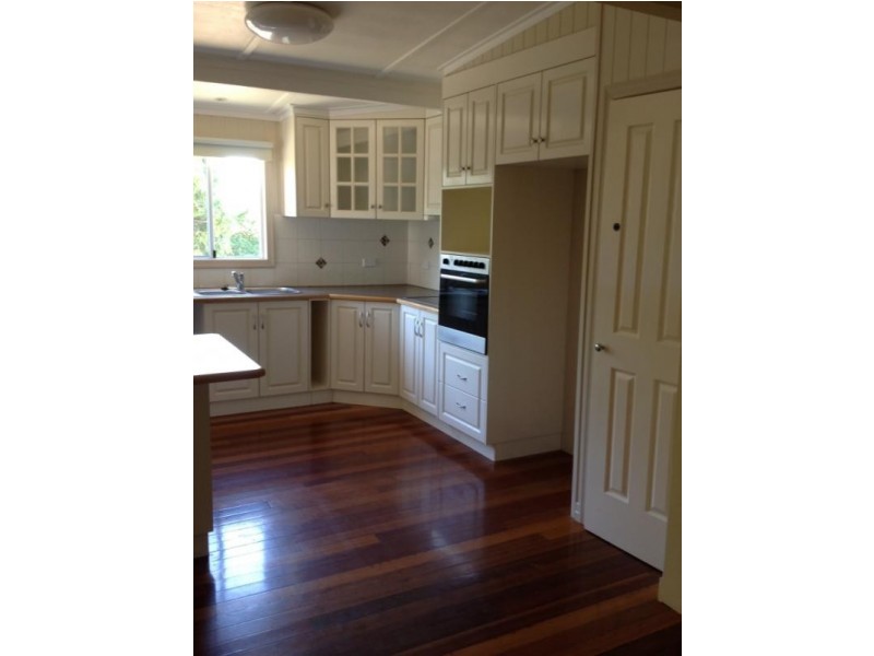 5 Molloy Street, Silkstone QLD 4304