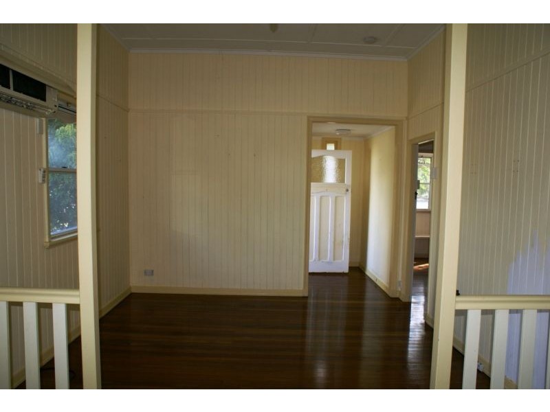 5 Molloy Street, Silkstone QLD 4304