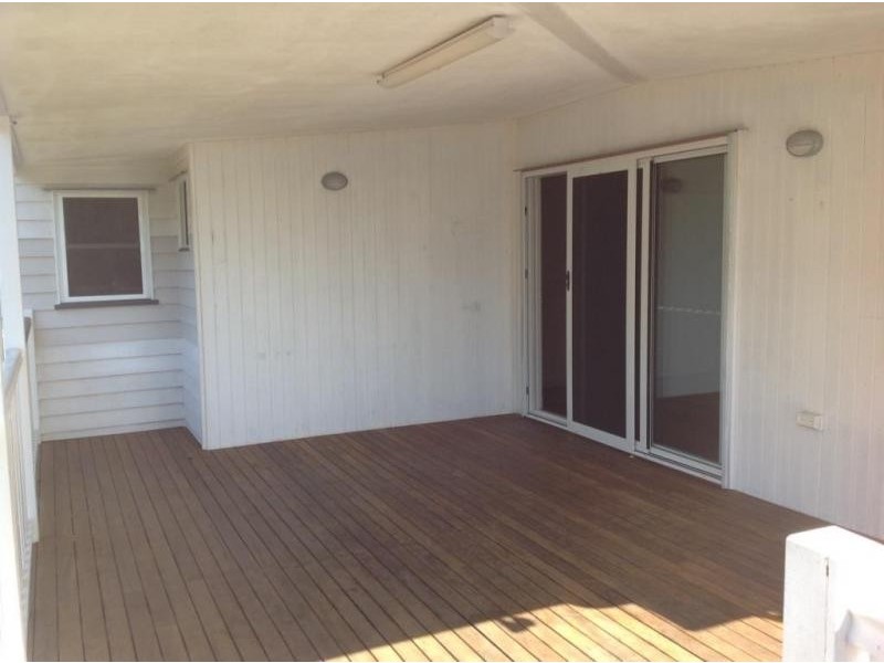 5 Molloy Street, Silkstone QLD 4304