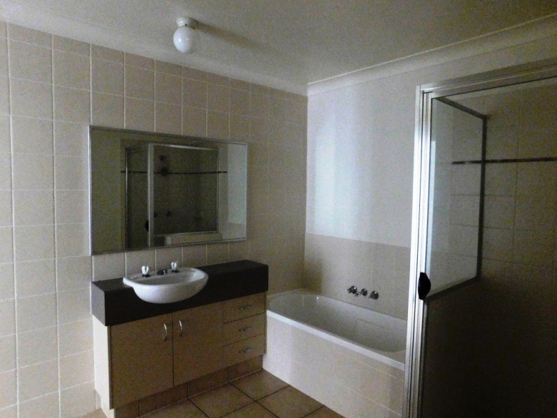 9/12 Collins Street, Brassall QLD 4305