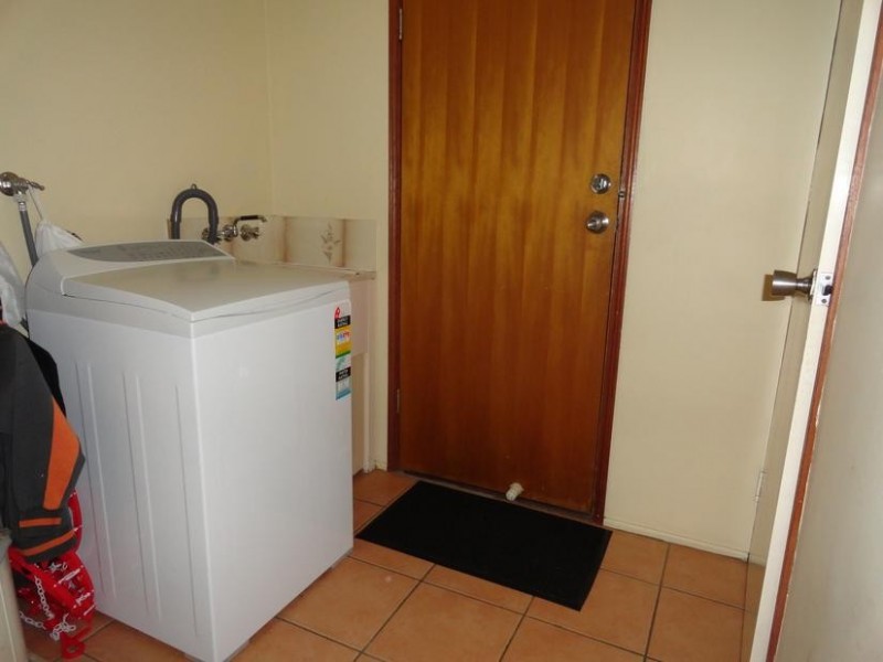 8 Naomai Street, Bundamba QLD 4304