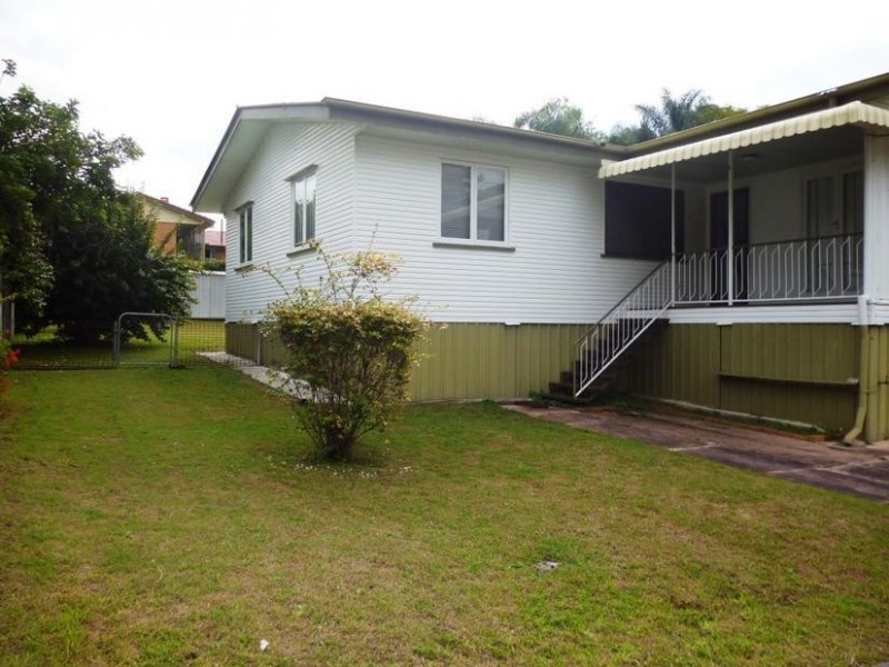 27 Raceview Street, Eastern Heights QLD 4305