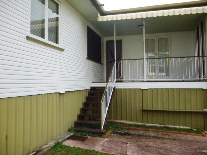 27 Raceview Street, Eastern Heights QLD 4305