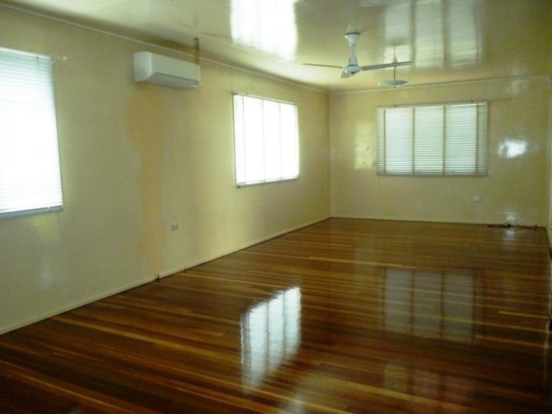 27 Raceview Street, Eastern Heights QLD 4305