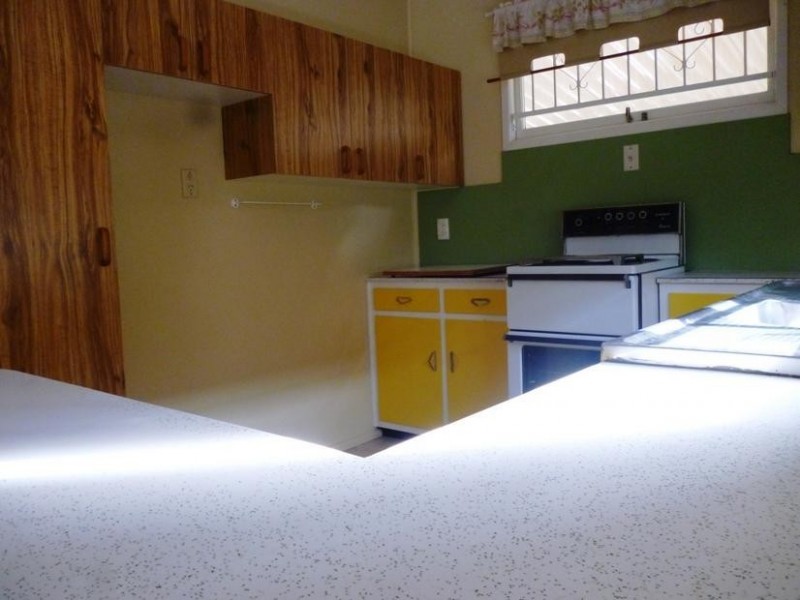 27 Raceview Street, Eastern Heights QLD 4305