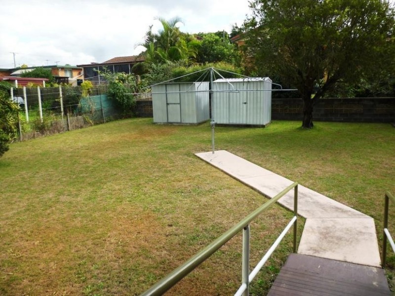 27 Raceview Street, Eastern Heights QLD 4305