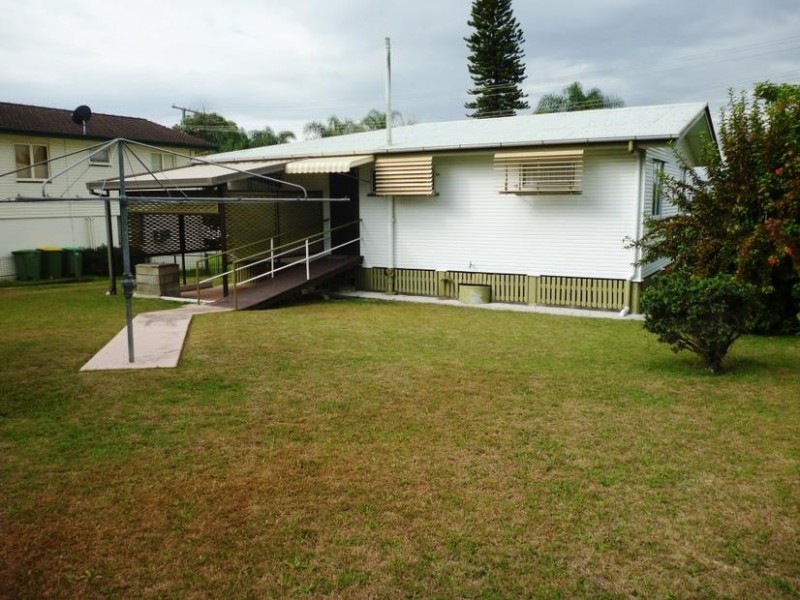 27 Raceview Street, Eastern Heights QLD 4305