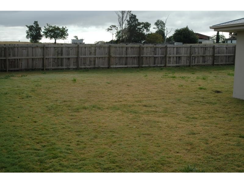 18 Iris Court, Yamanto QLD 4305