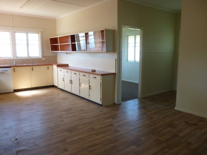 16 Harrier Place, Lowood QLD 4311