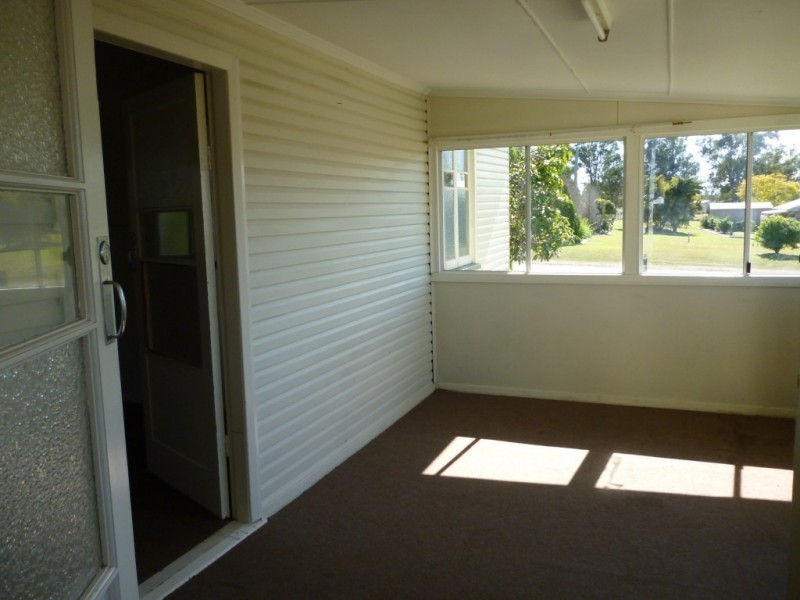 16 Harrier Place, Lowood QLD 4311