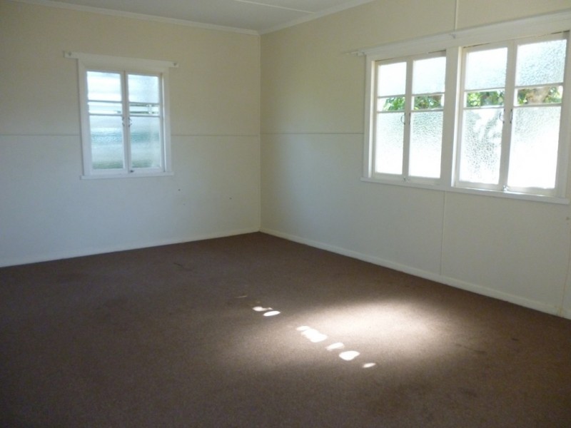 16 Harrier Place, Lowood QLD 4311