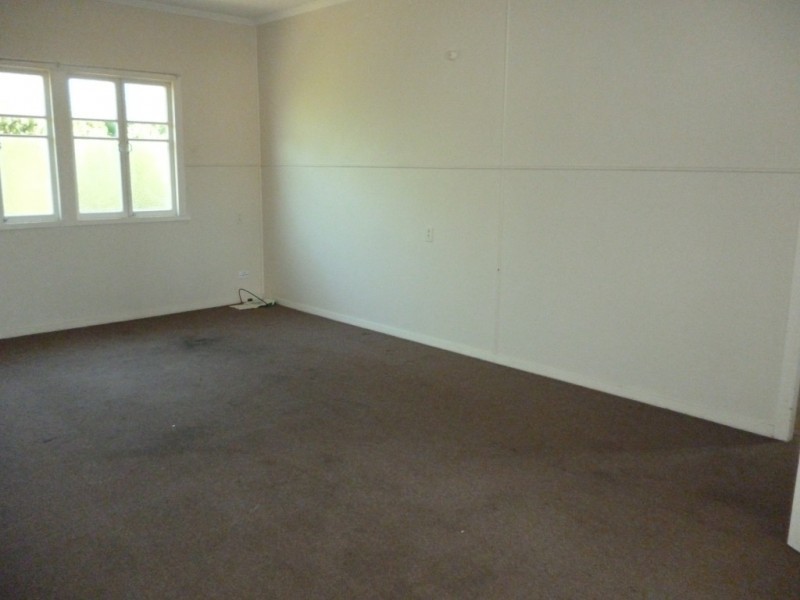16 Harrier Place, Lowood QLD 4311