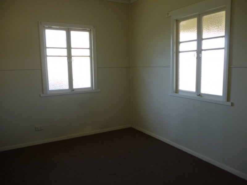 16 Harrier Place, Lowood QLD 4311