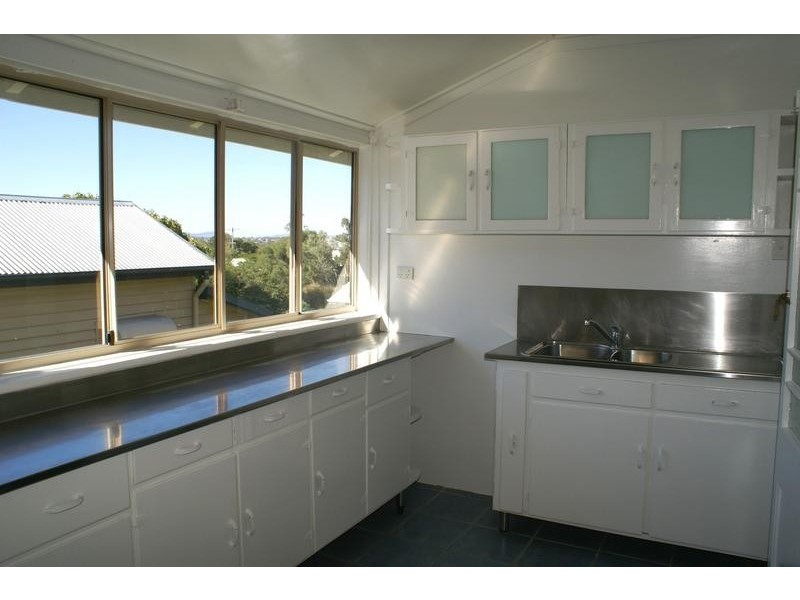 39 Hill Street, North Ipswich QLD 4305