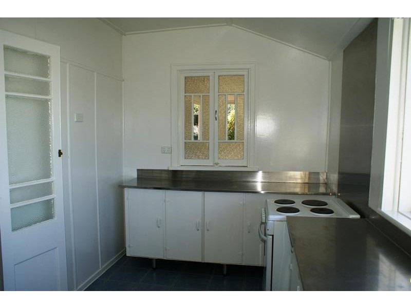 39 Hill Street, North Ipswich QLD 4305