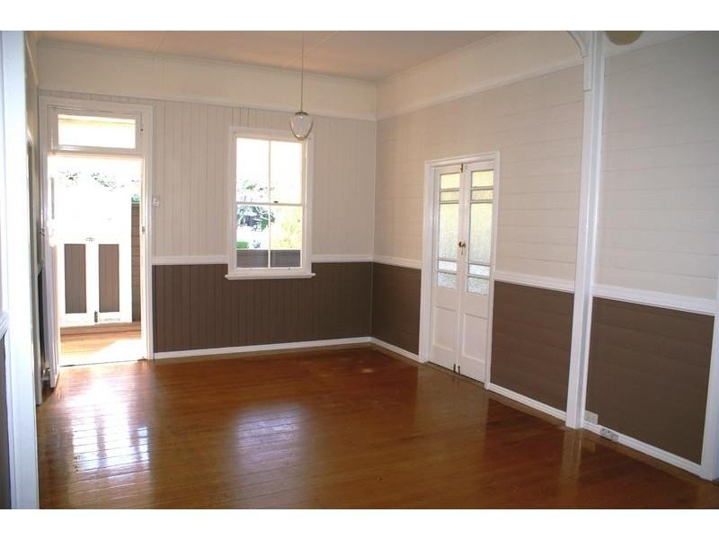 39 Hill Street, North Ipswich QLD 4305