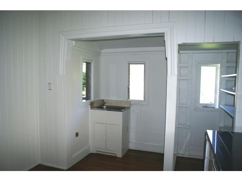 41 Hill Street, North Ipswich QLD 4305