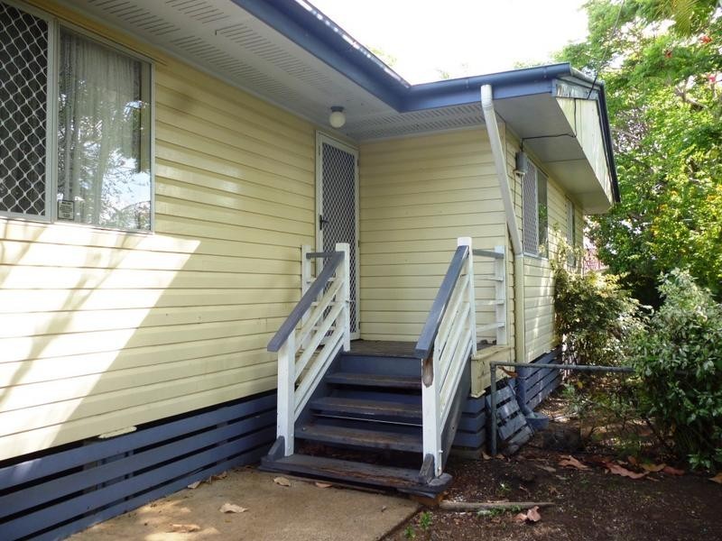 26 Bass Street, Leichhardt QLD 4305