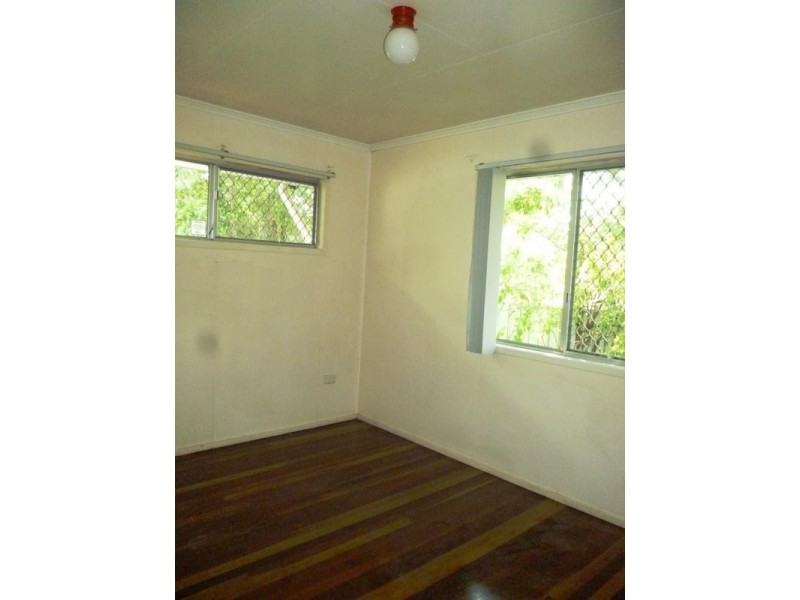 26 Bass Street, Leichhardt QLD 4305