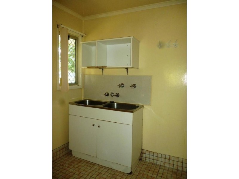 26 Bass Street, Leichhardt QLD 4305