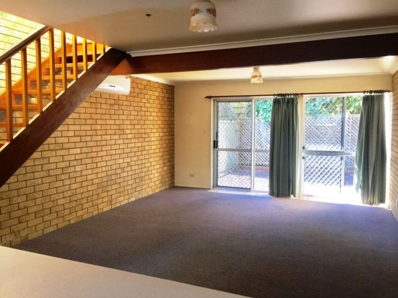4/18 Railway Street, Booval QLD 4304