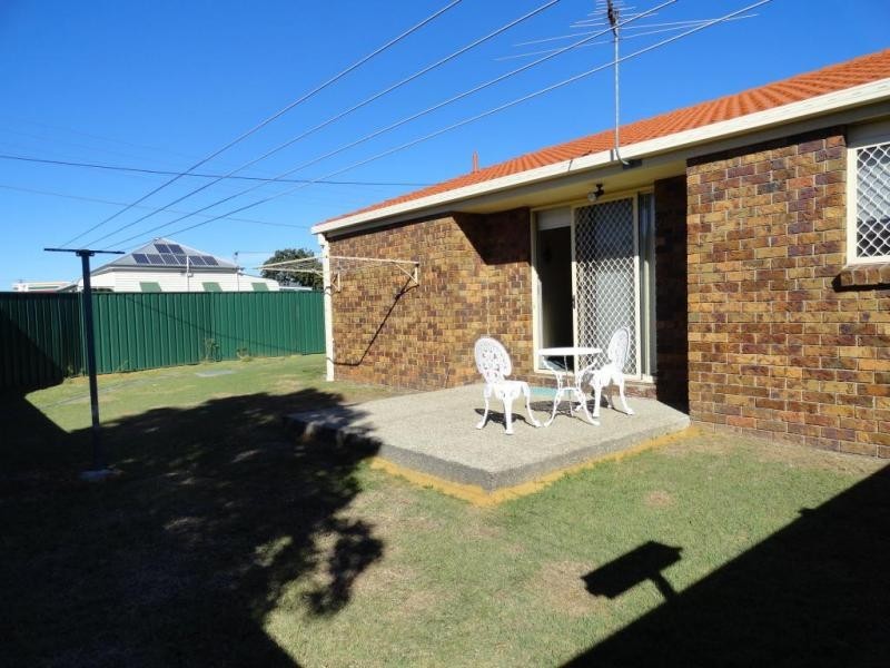 1 & 2/13 Hunter Street, Brassall QLD 4305