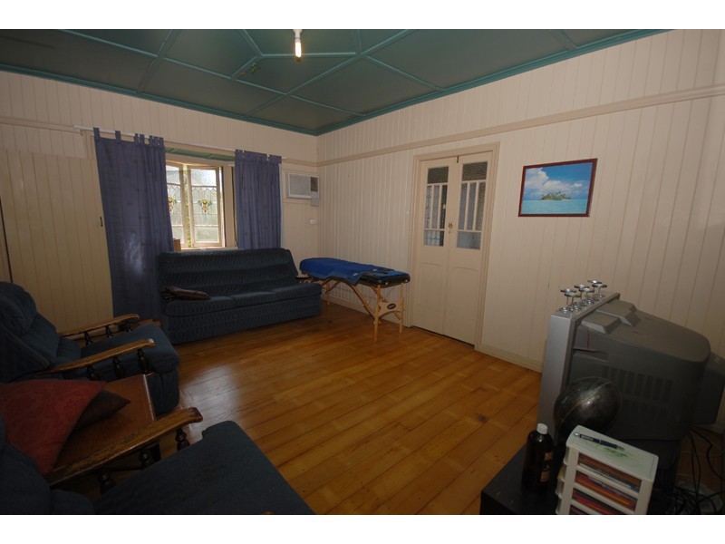 161 Blackstone Road, Silkstone QLD 4304
