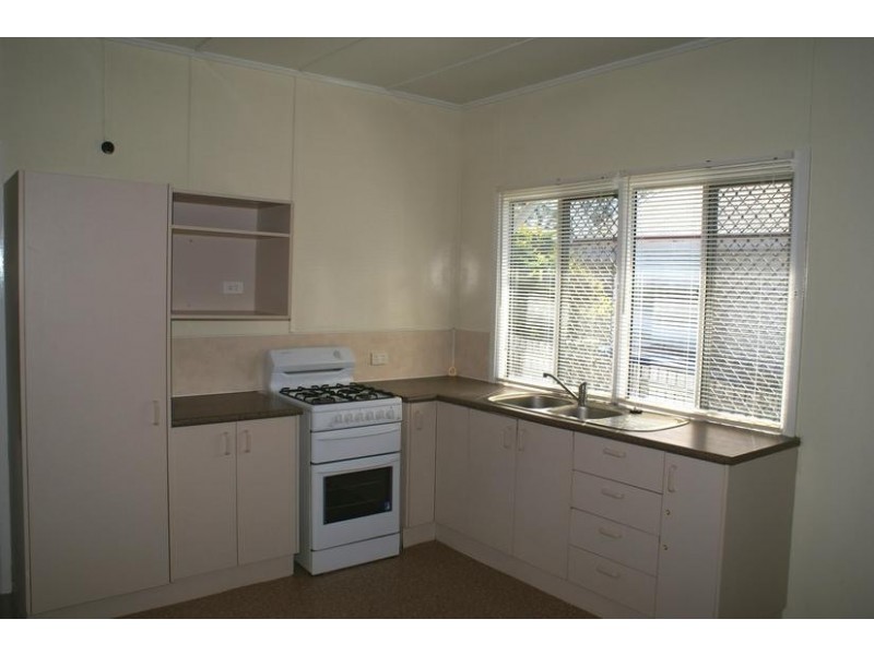 29 Samford Road, Leichhardt QLD 4305