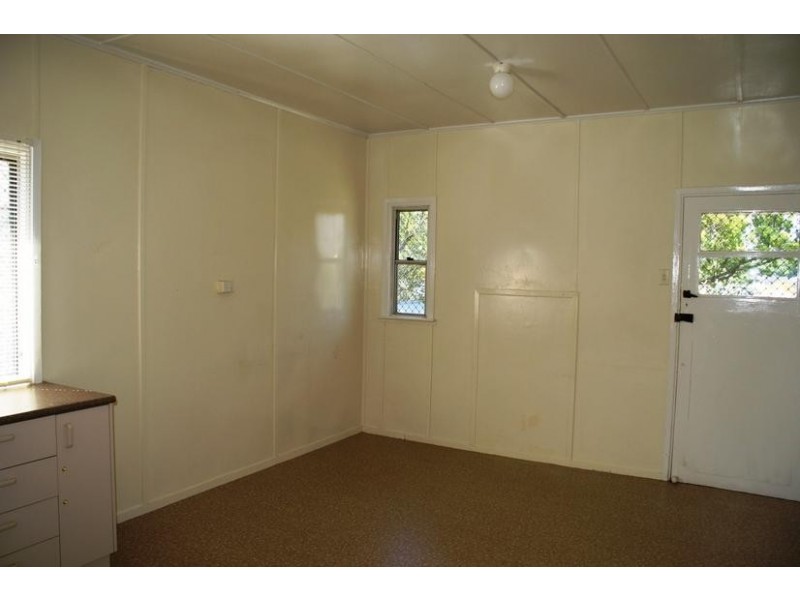 29 Samford Road, Leichhardt QLD 4305