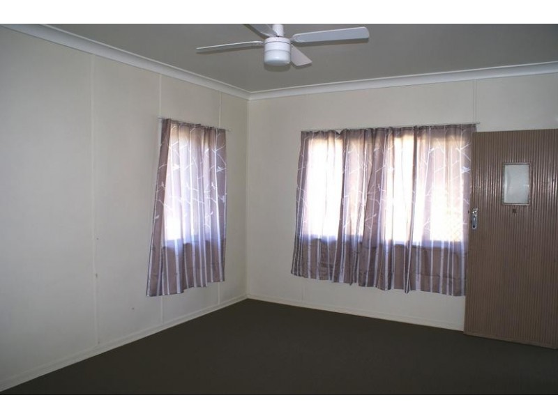 29 Samford Road, Leichhardt QLD 4305