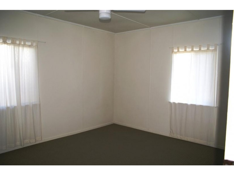 29 Samford Road, Leichhardt QLD 4305