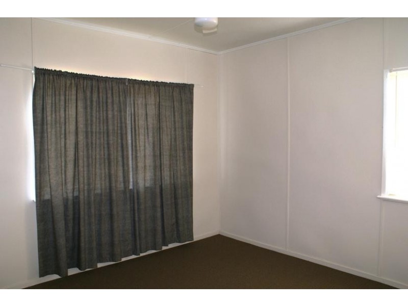 29 Samford Road, Leichhardt QLD 4305