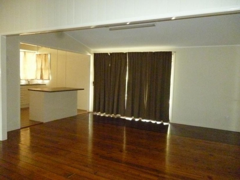 31 Bergins Hill Road, Bundamba QLD 4304