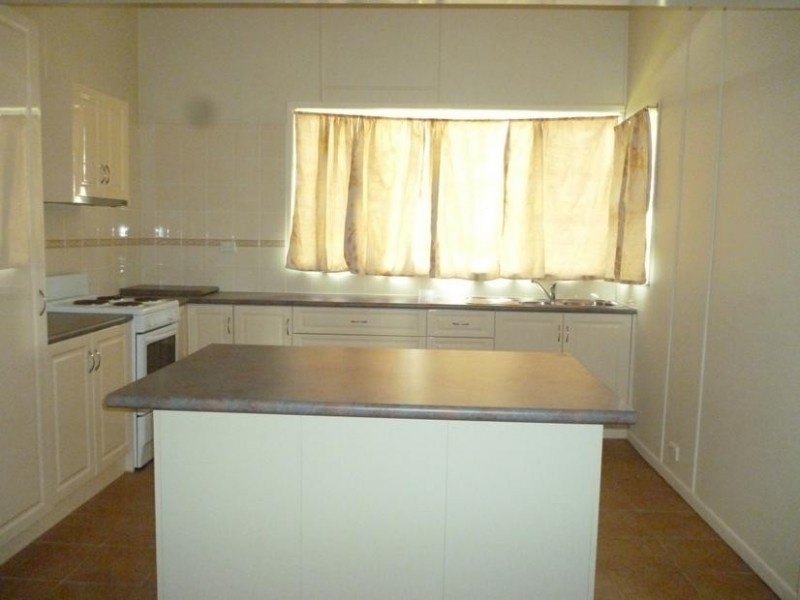 31 Bergins Hill Road, Bundamba QLD 4304