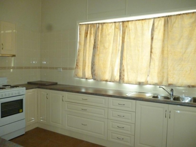 31 Bergins Hill Road, Bundamba QLD 4304