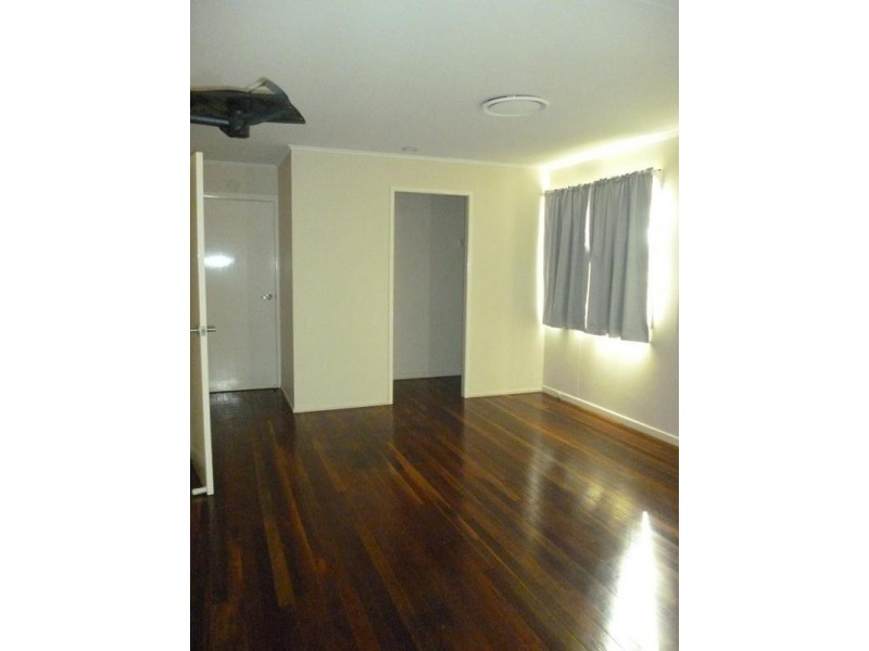 31 Bergins Hill Road, Bundamba QLD 4304