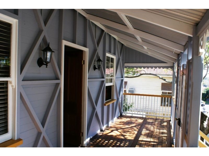 27 Clay Street, Ipswich QLD 4305