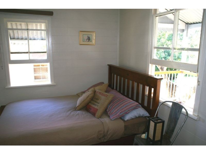 27 Clay Street, Ipswich QLD 4305