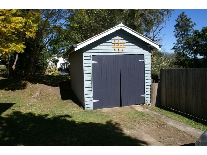 27 Clay Street, Ipswich QLD 4305