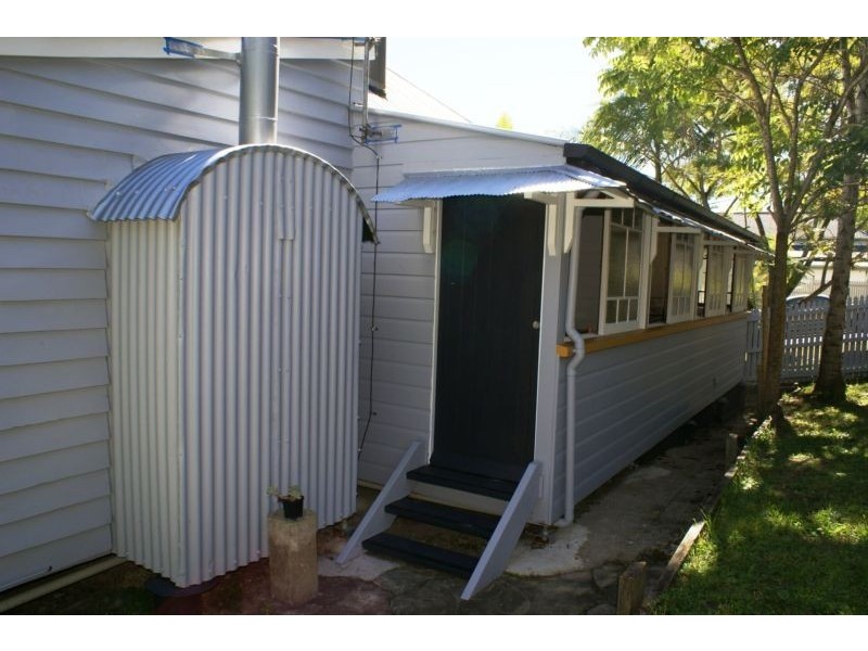 27 Clay Street, Ipswich QLD 4305